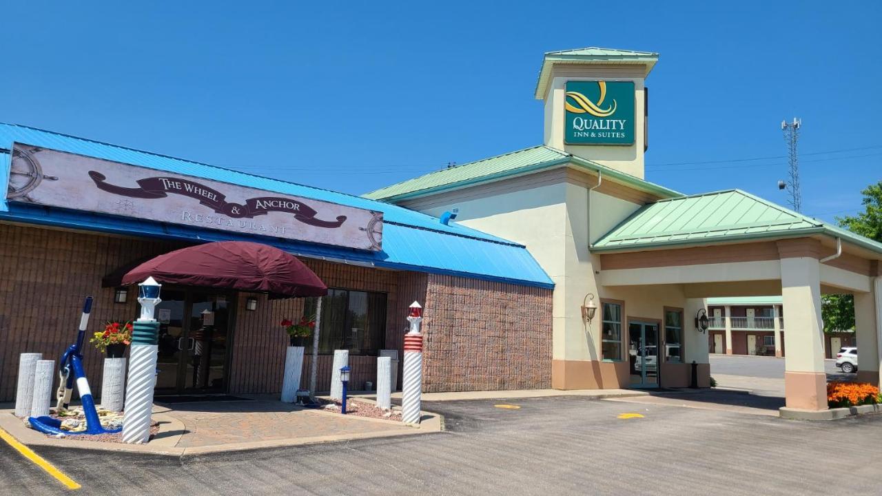 Quality Inn & Suites 1000 Islands Gananoque Exterior foto