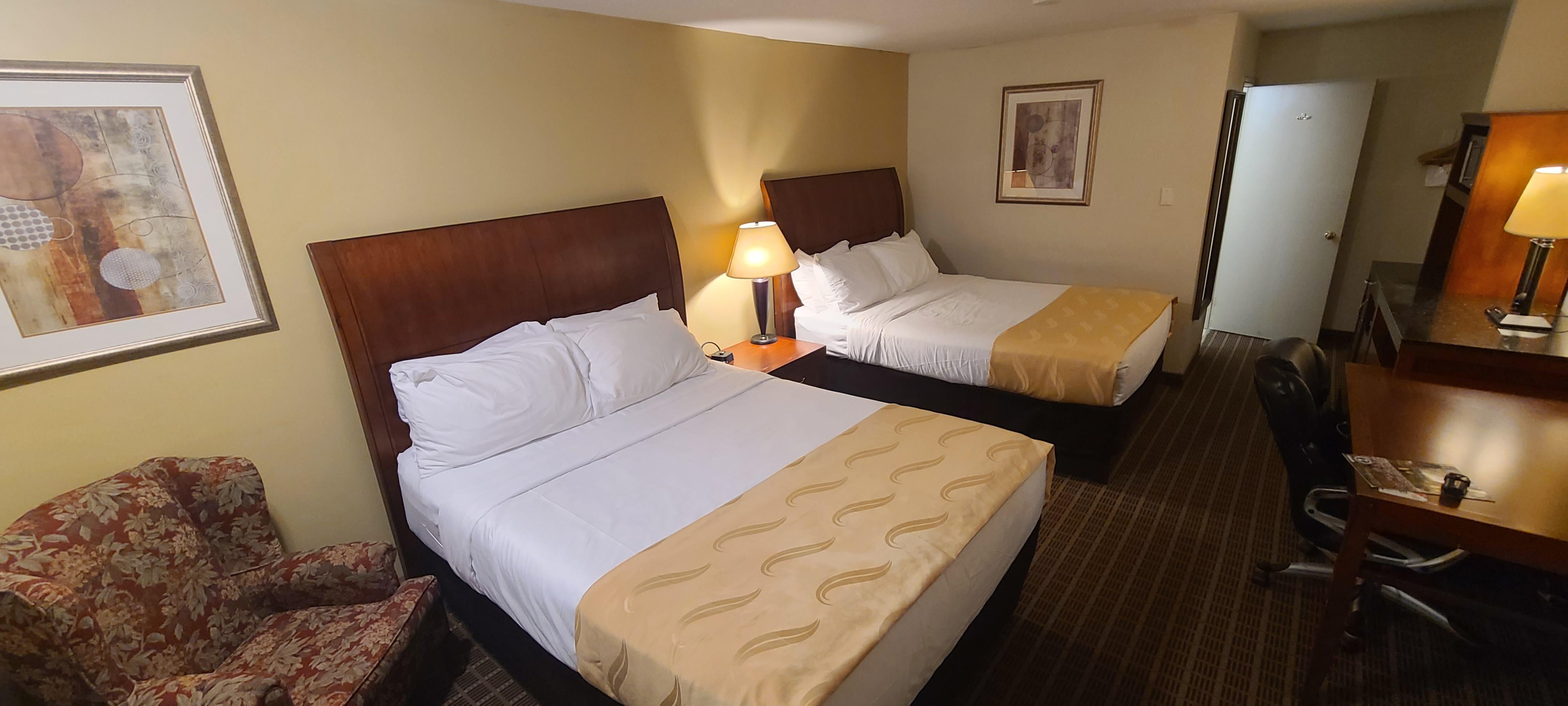 Quality Inn & Suites 1000 Islands Gananoque Exterior foto