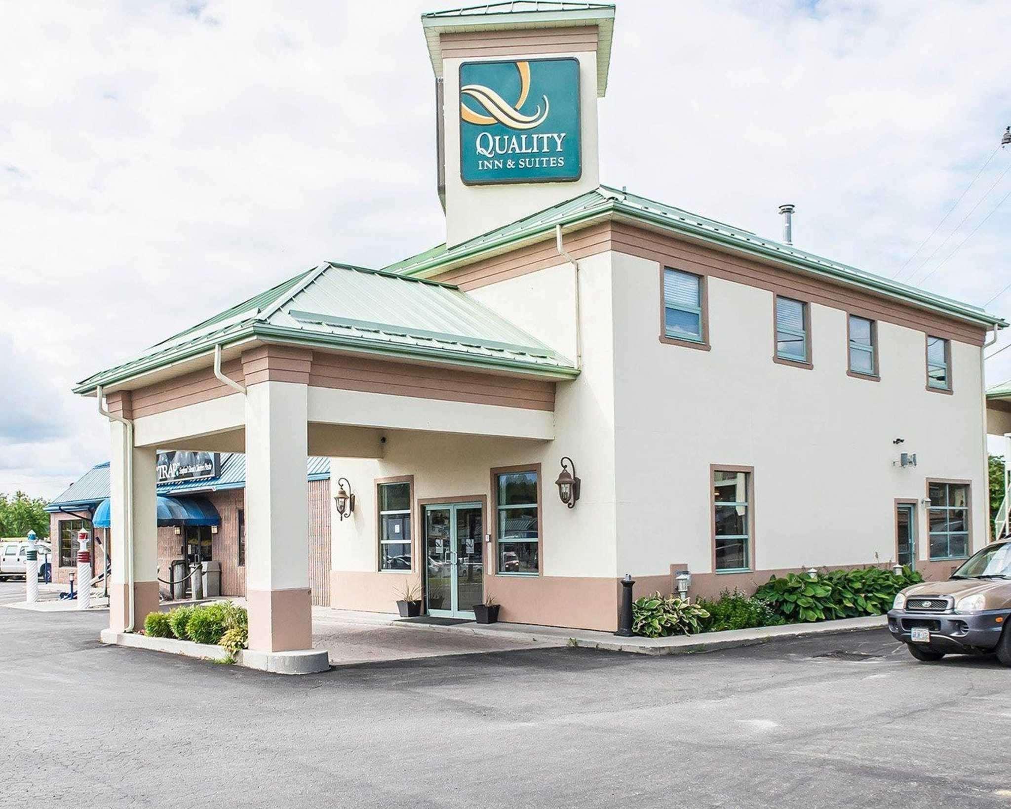 Quality Inn & Suites 1000 Islands Gananoque Exterior foto