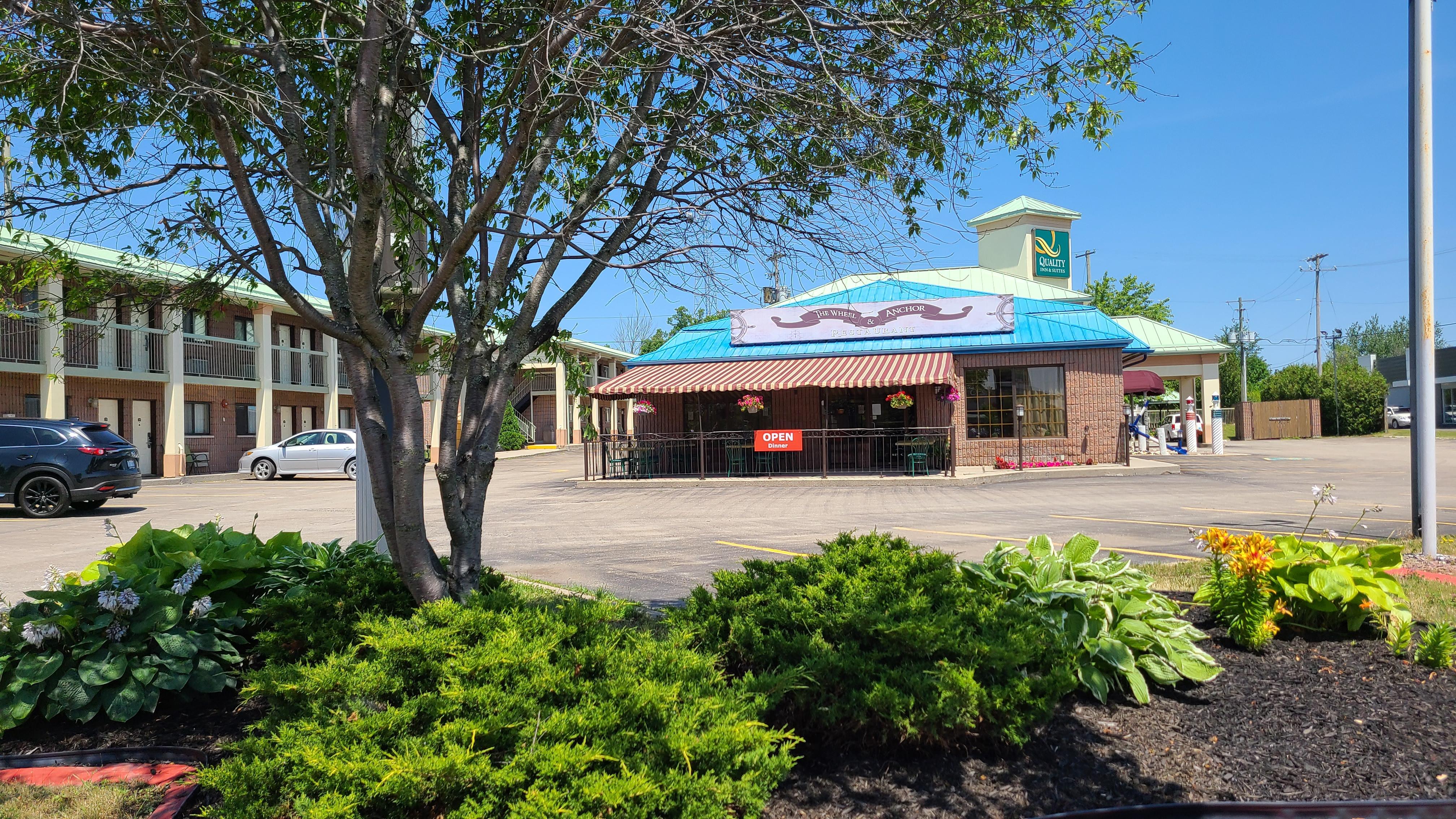 Quality Inn & Suites 1000 Islands Gananoque Exterior foto