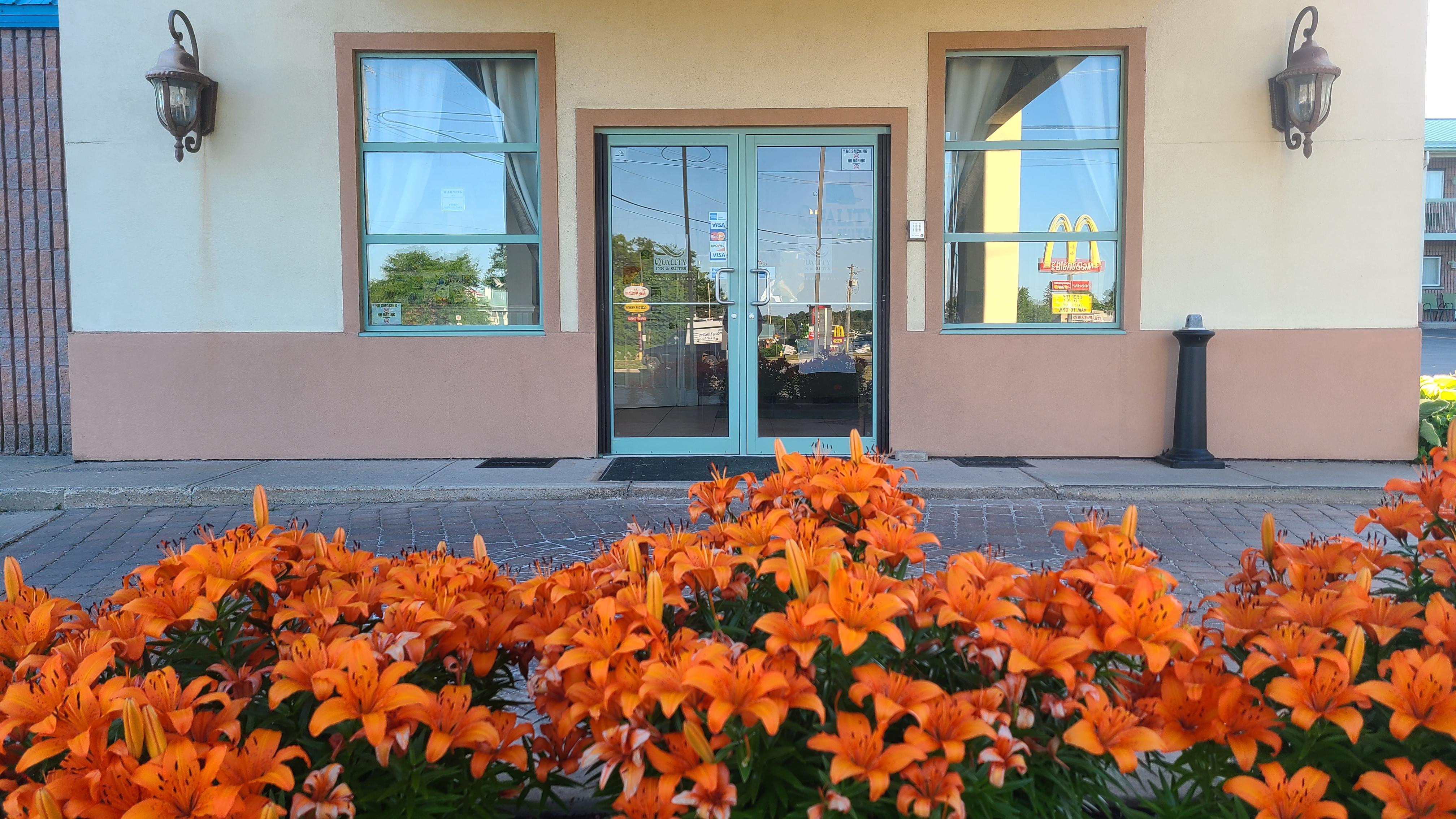 Quality Inn & Suites 1000 Islands Gananoque Exterior foto