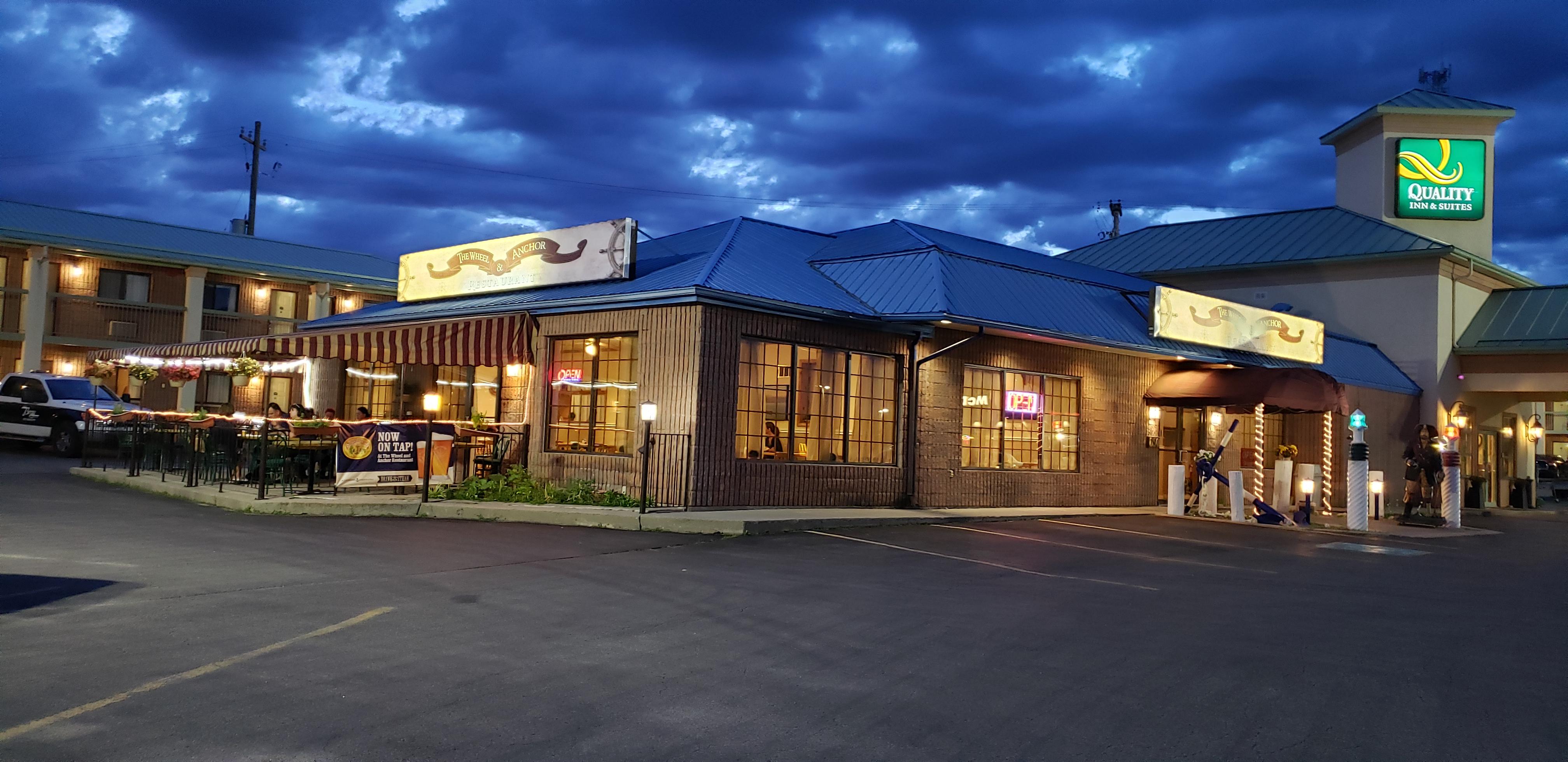 Quality Inn & Suites 1000 Islands Gananoque Exterior foto